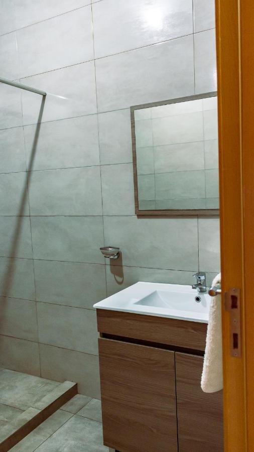 Beautiful And Brand New 2 Bedrooms Apartment/ Magnifico E Novo Apartamento T2 Praia Ngoại thất bức ảnh